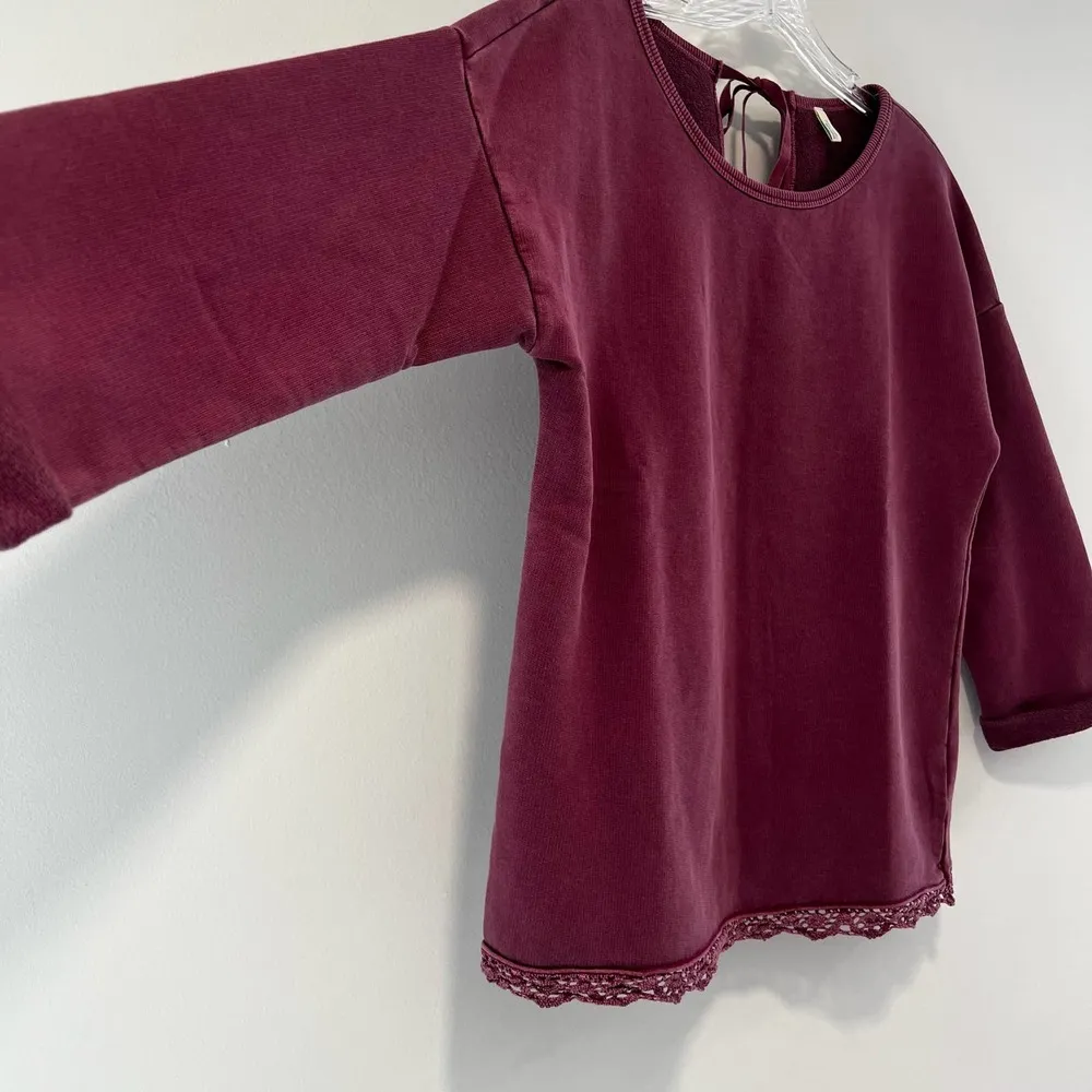 NWOT Benetton Sweatshirt 3/4 Sleeve Maroon Lace trim Tie Back Keyhole Small - Image 5