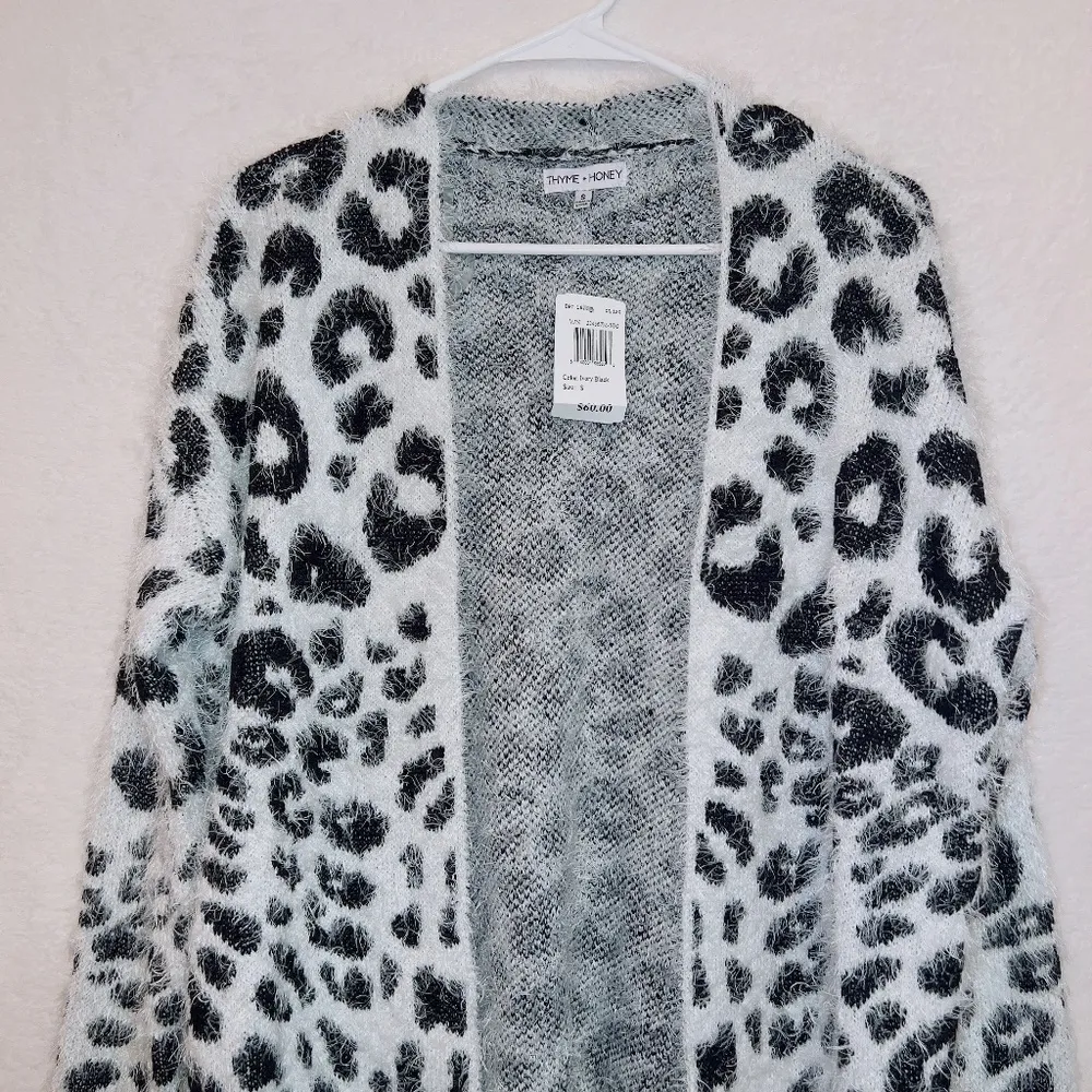 NWT Thyme & Honey Black White Fuzzy Eyelash Knit Open Front Longline Cardigan SM - Image 4