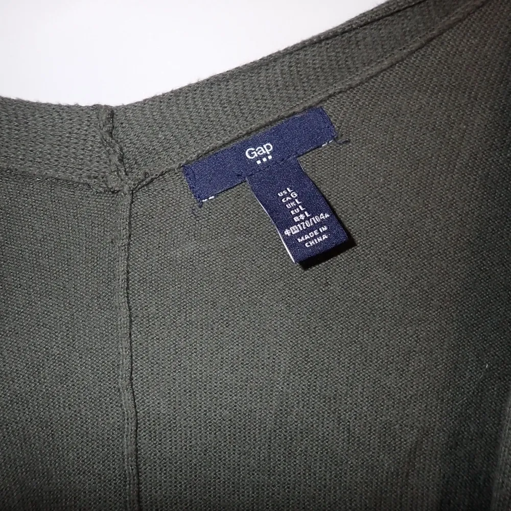 Gap short sleeve shawl size L - Image 6