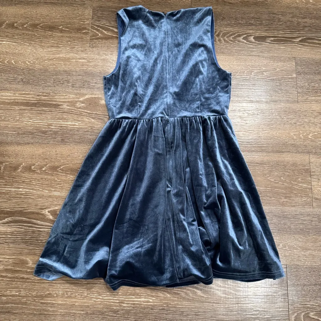 Lucca Couture plunge neck Asymmetrical Velvet mini Dress in Blue - Image 2