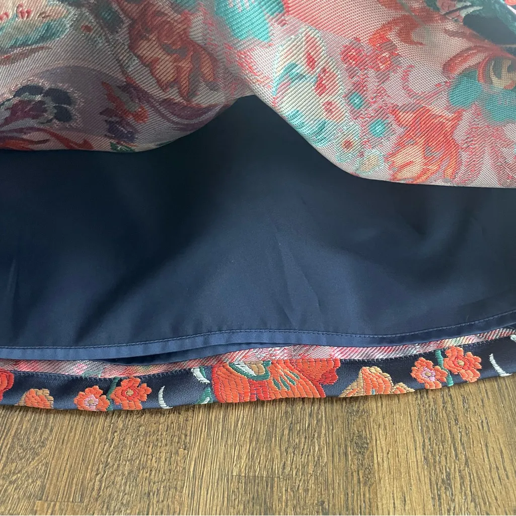 ModCloth Navy Skirt with Embroidered Flower Pattern - Size 10 - Image 5