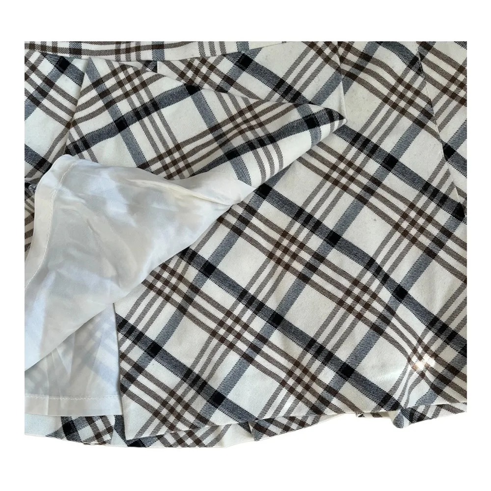 Limited Women’s plaid pleated skirt size 0 - Image 4