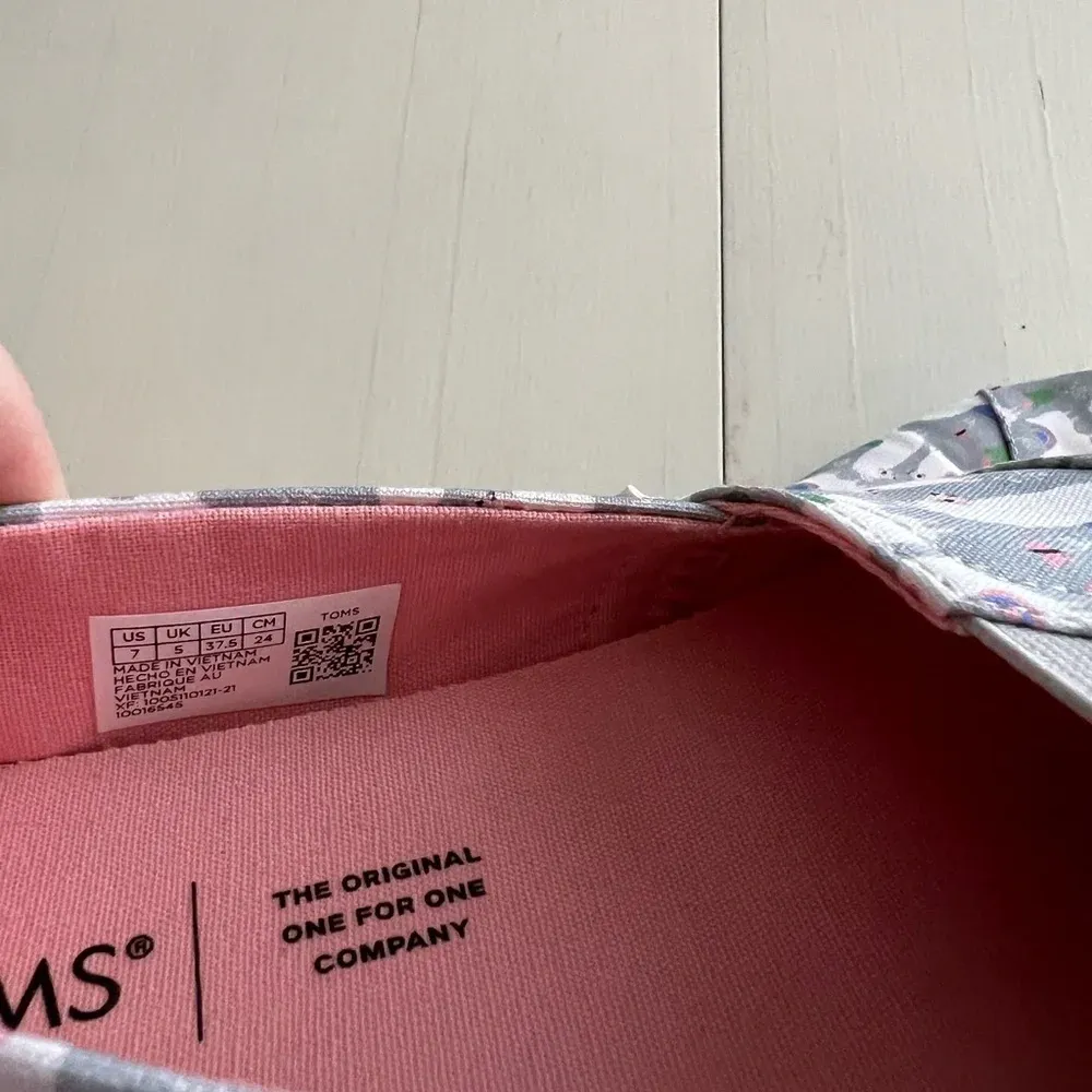TOMS Alpargata Lovable Llama Print Gray‎ Flats Shoes Size 7 Wide - Image 5