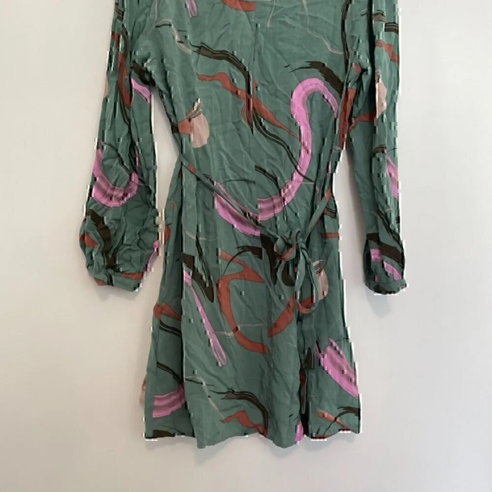 NINE WEST Knot Back Long Sleeve Dress Green Geometric Swirl Tie Bow Short Mini L - Image 11
