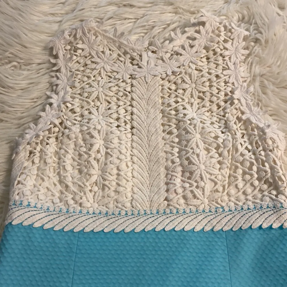 Lilly Pulitzer Dress size 8 color white and aqua blue so beautiful length 34” - Image 11
