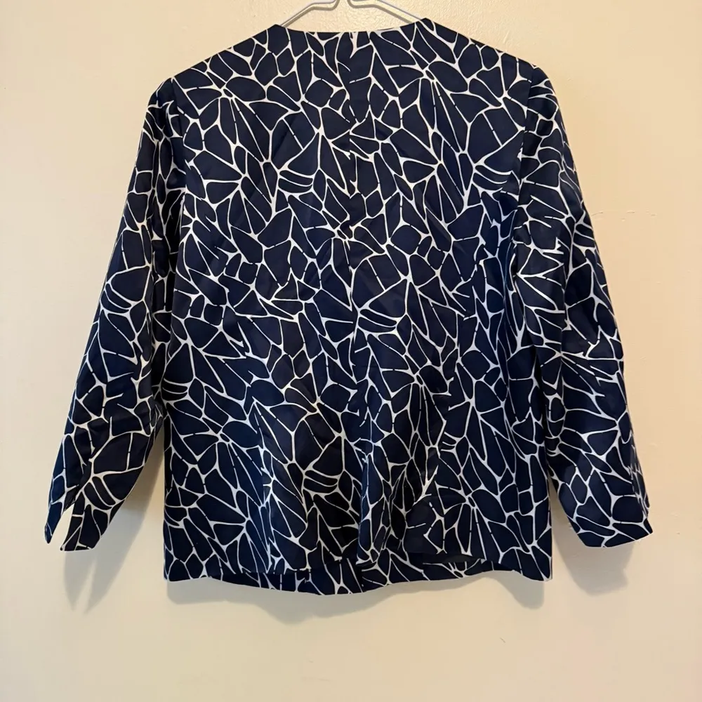 Pendleton Abstract Print Blue Silk Open Front Jacket with pockets SZ 12 petite - Image 2