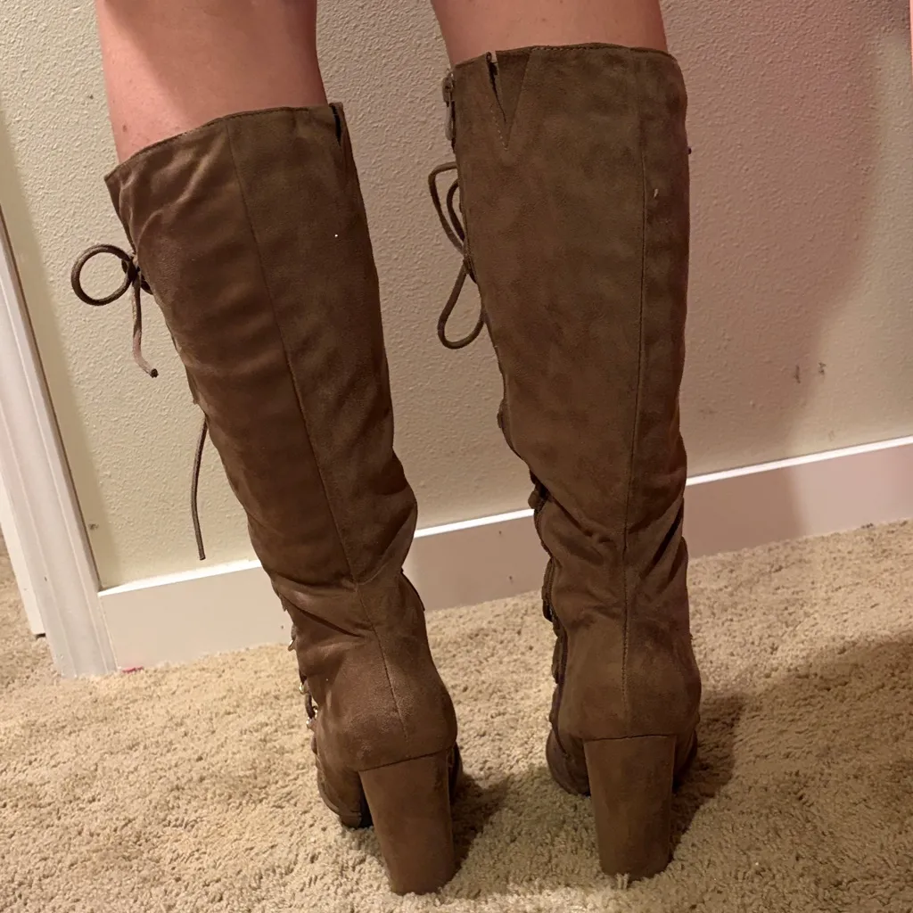 Elegant Brown Lace-Up Heeled Boots - Image 3