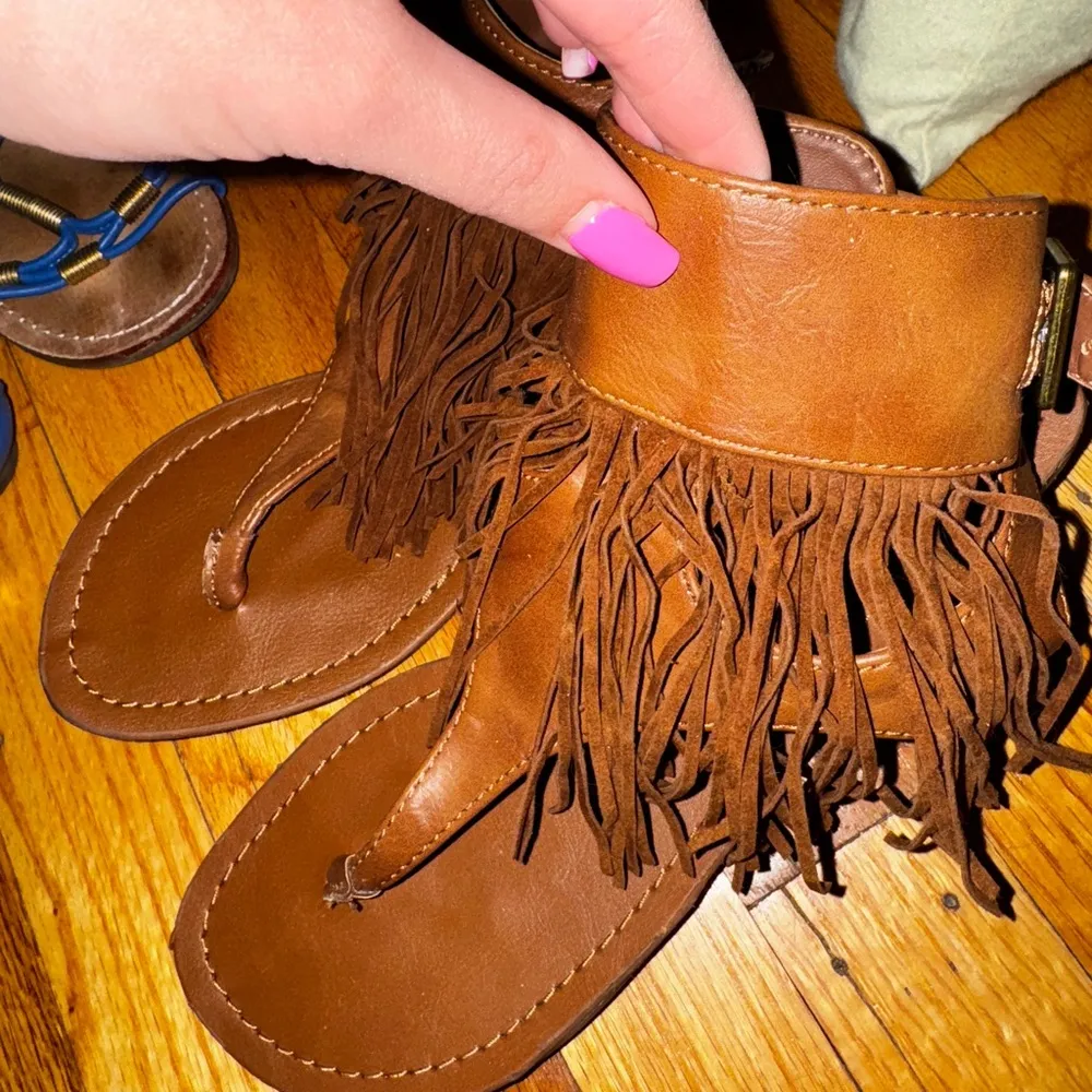 Fringe Brown Leather Sandals - Image 2