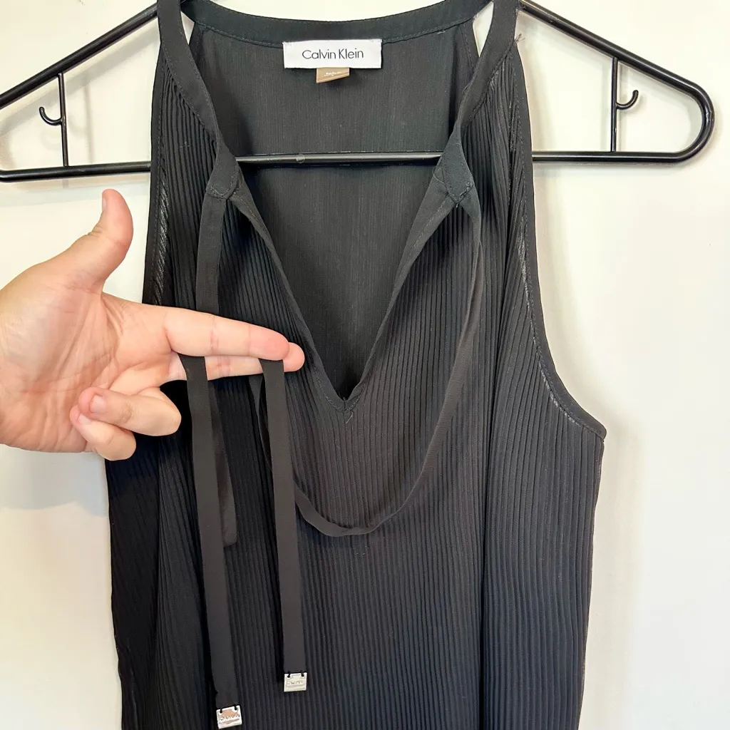 Calvin Klein Black Pleated Texture Tank Top - Size: Small - Image 4