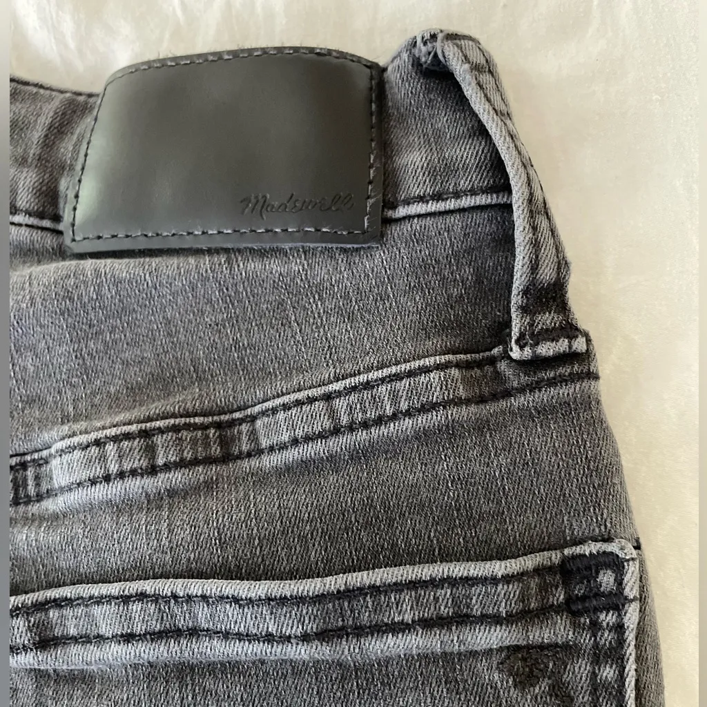 Madewell 9'' Mid-Rise Skinny Jeans Raw Hem Distressed Y2K in Black Sea Size 23P - Image 14