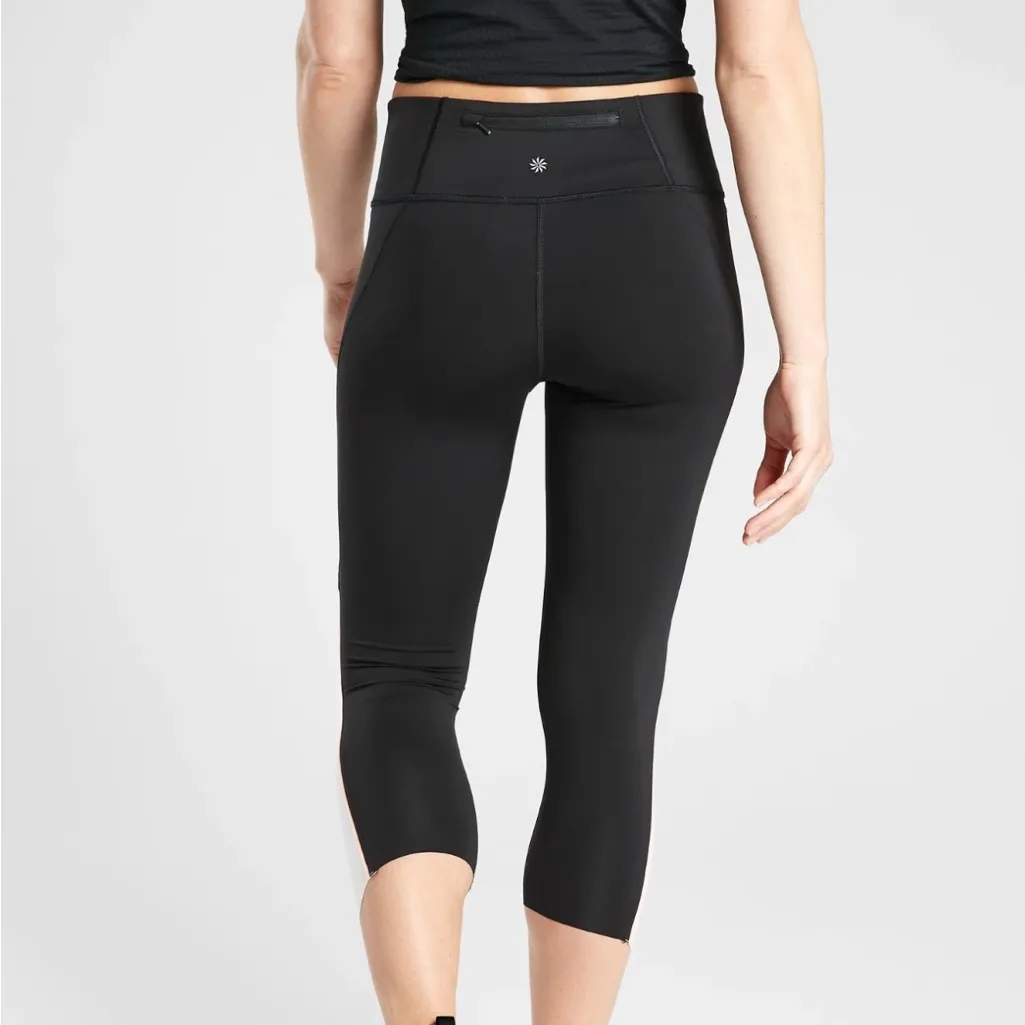 Athleta Women's Velocity Colorblock Stash Pocket Capri Legging Pants Sz XS Black - Image 2