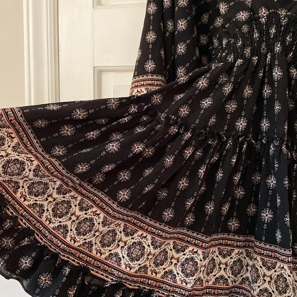 MISA Los Angeles Neily Printed V-Neck Flounce Mini Dress Blouson Tie Back Kimono - Image 5