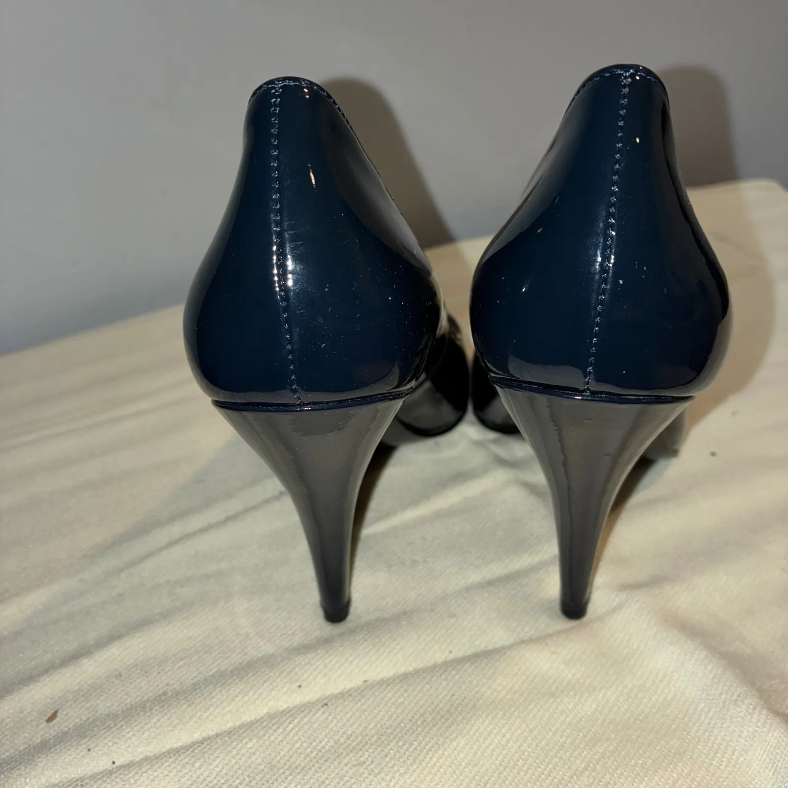 Marc Fisher MFStop Womens 6.5M Navy Blue Patent Leather Peep Toe Stiletto Heels‎ - Image 8