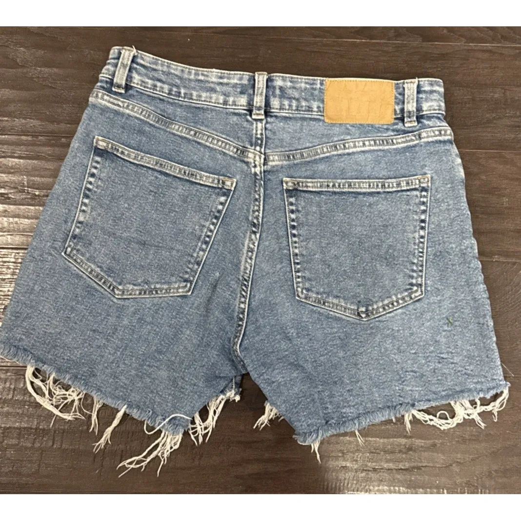 H&M Womens Size 10 Denim Jean Shorts Frayed Hem Stretch Pockets Preppy Comfort - Image 2
