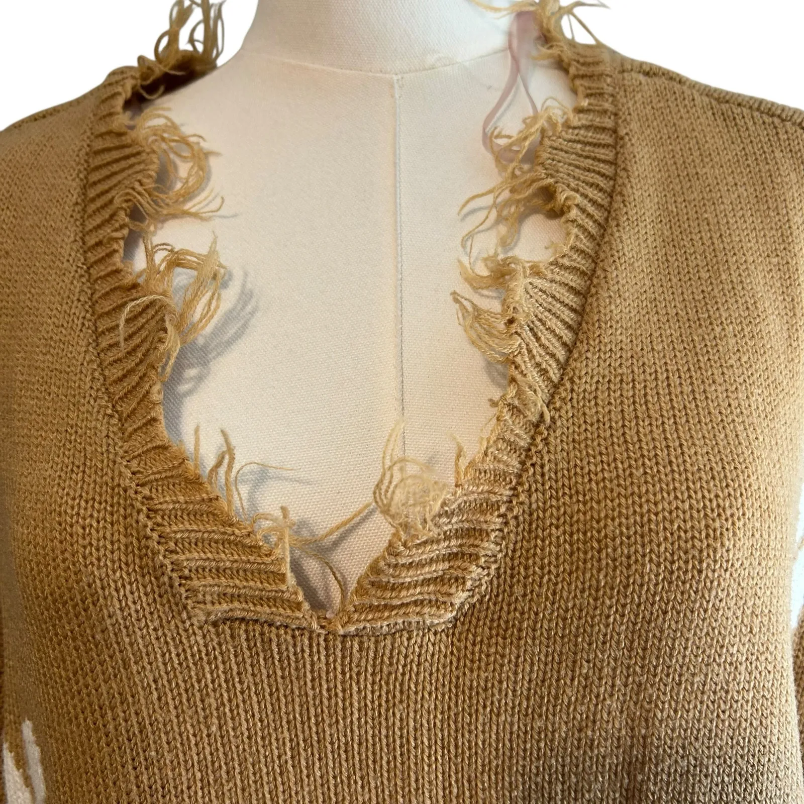 Just Polly New York Brown w/ Daisy Sweater SZ L Distressed V - Image 3