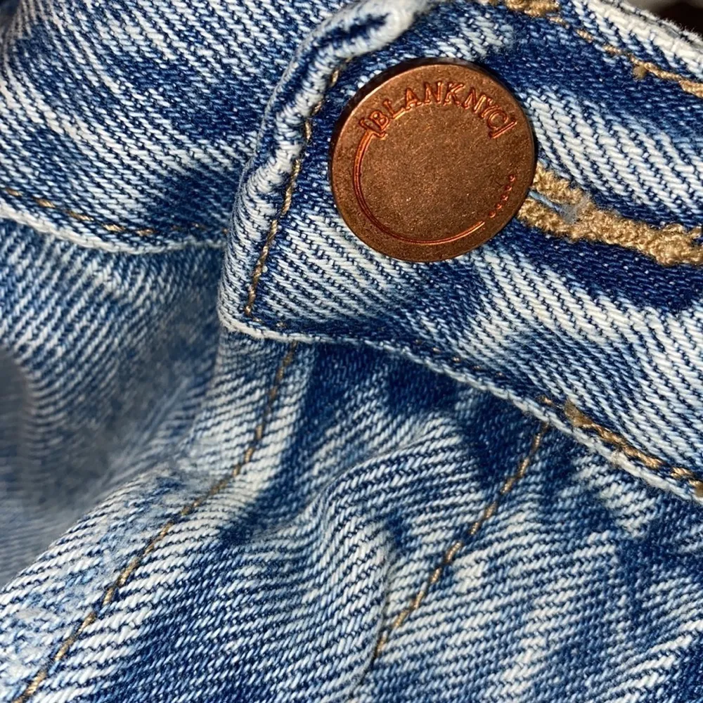 Blank NYC shorts jean shorts‎ distressed gray size 27 button fly - Image 3