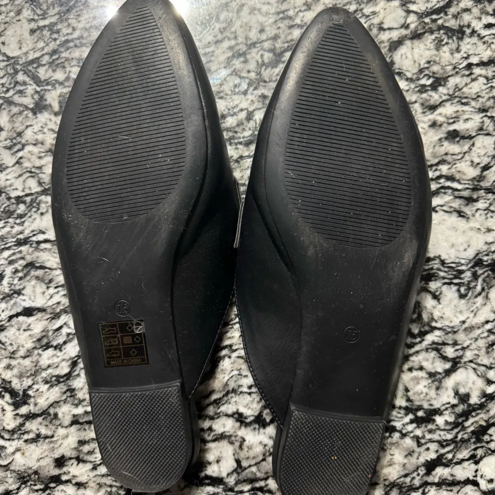 Black slip ons Size 7.5 - Image 3
