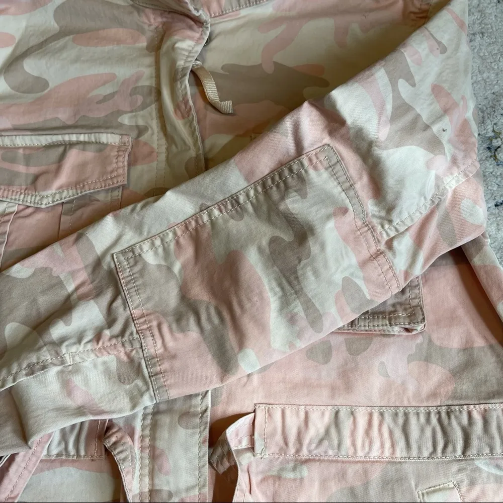 Gap Light Pink Camo Print Utility Jacket Size Small - Image 5