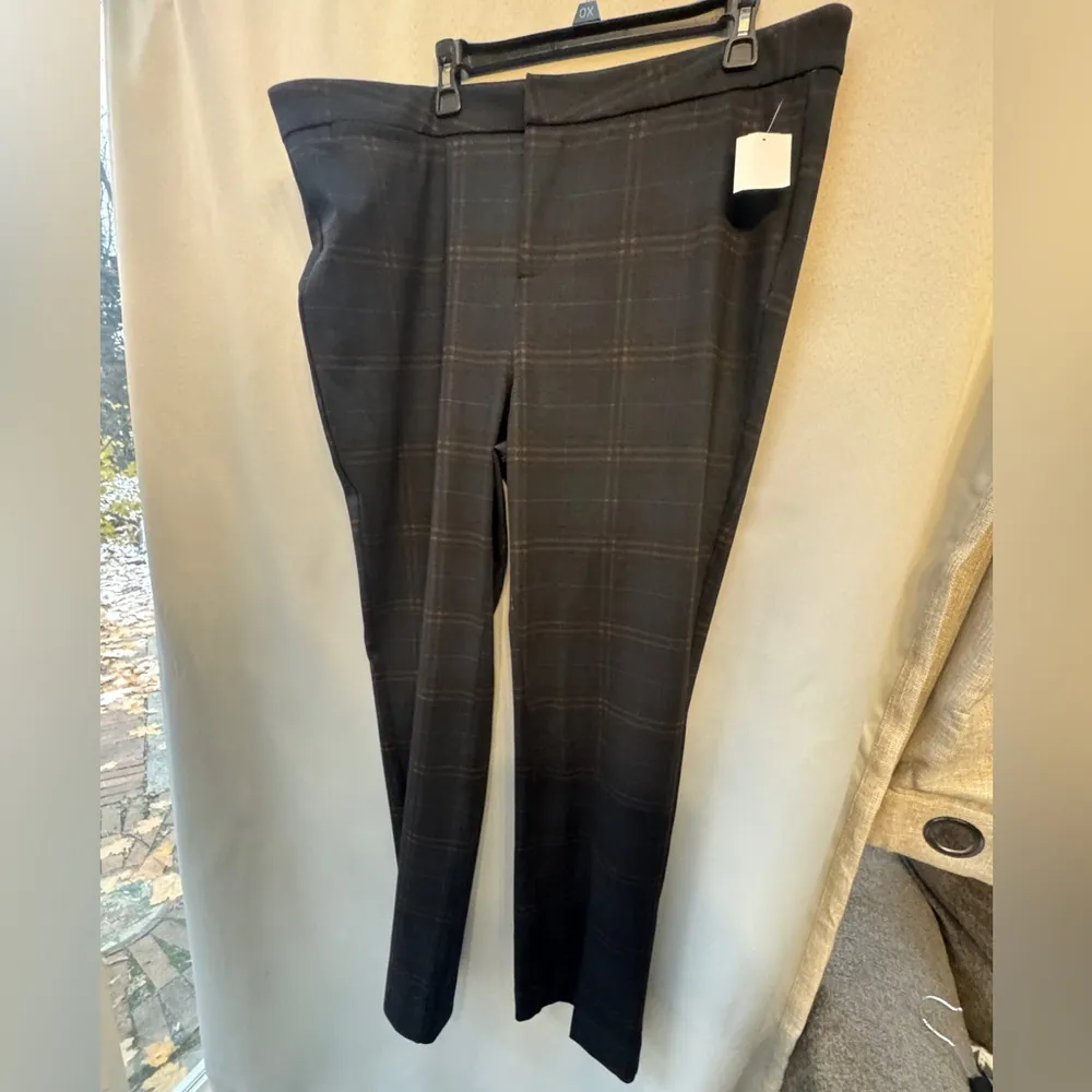 NWT NYDJ Slacks with lift tuck for tummy control. Size 18 Navy and Black Plaid - Image 6
