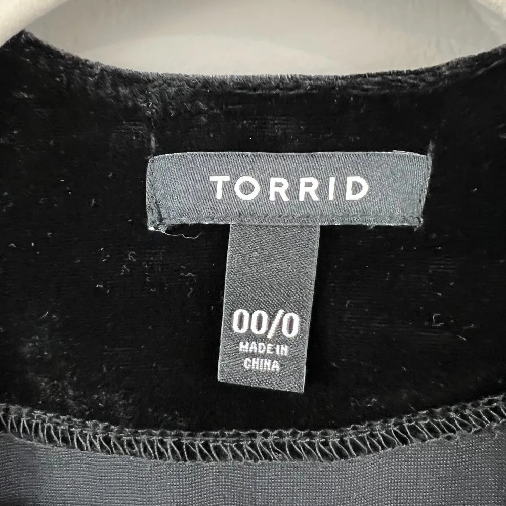 Torrid Size 00/0 Velvet Floral Kimono 1/2 length Sleeve EUC - Image 2