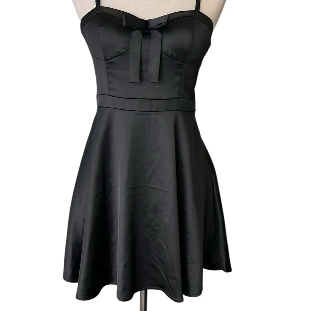 Forever 21 Exclusive Satin Fit and Flare Corset Dress - Image 6