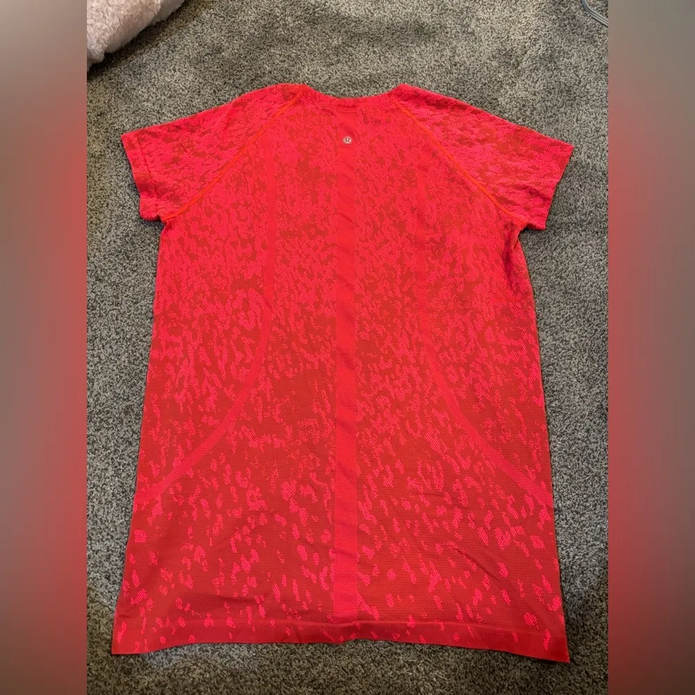 Lululemon Swiftly Tech Short Sleeve - Image 3