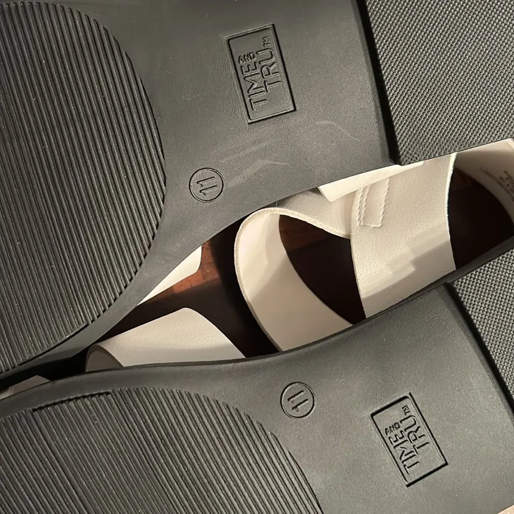 Time and Tru White Sandals(Size 8) - Image 8