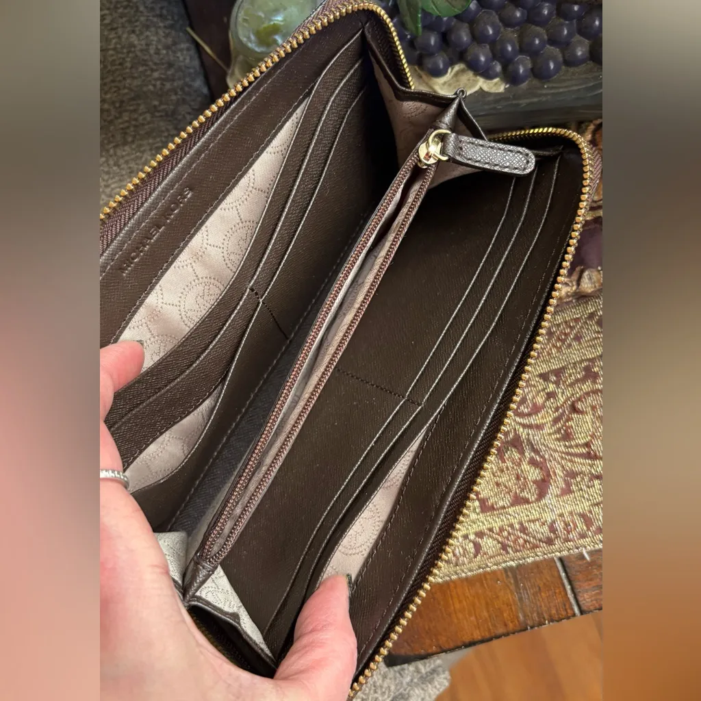 Authentic Michael Kors leather/signature zip around continental Wallet - Image 6