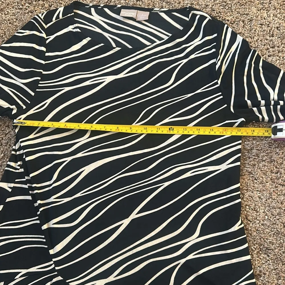 Chico’s Black White Travelers 3/4 Sleeve Asymmetrical Top Sz 1 / 8-10 - Image 5
