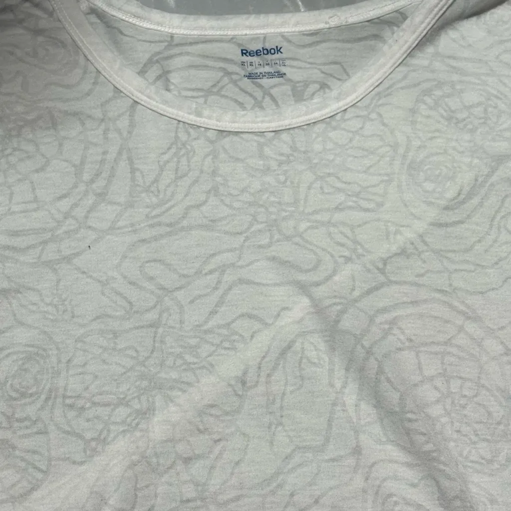 Women’s Reebok Extra Large White Pattern Top Tee Shirt - Image 5