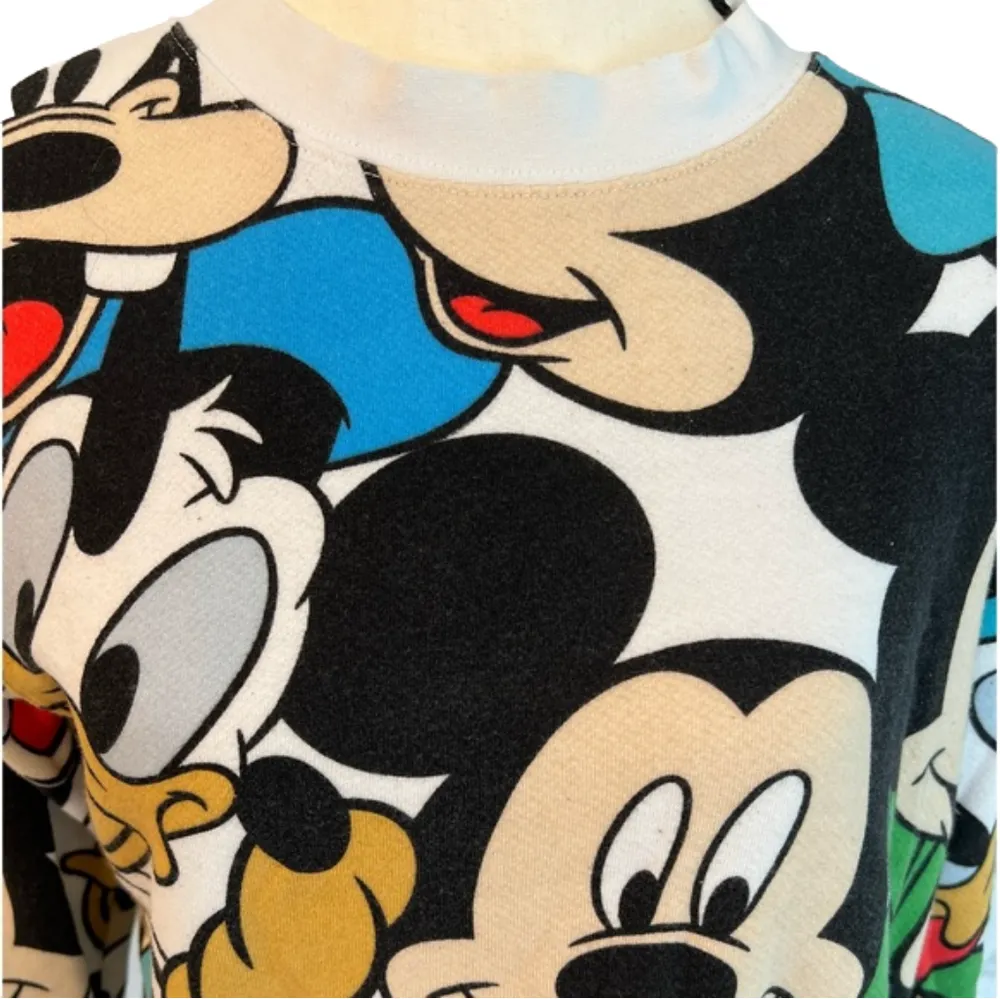 Disney characters sweatshirt Mickey Donald Goofy Size S EUC - Image 4