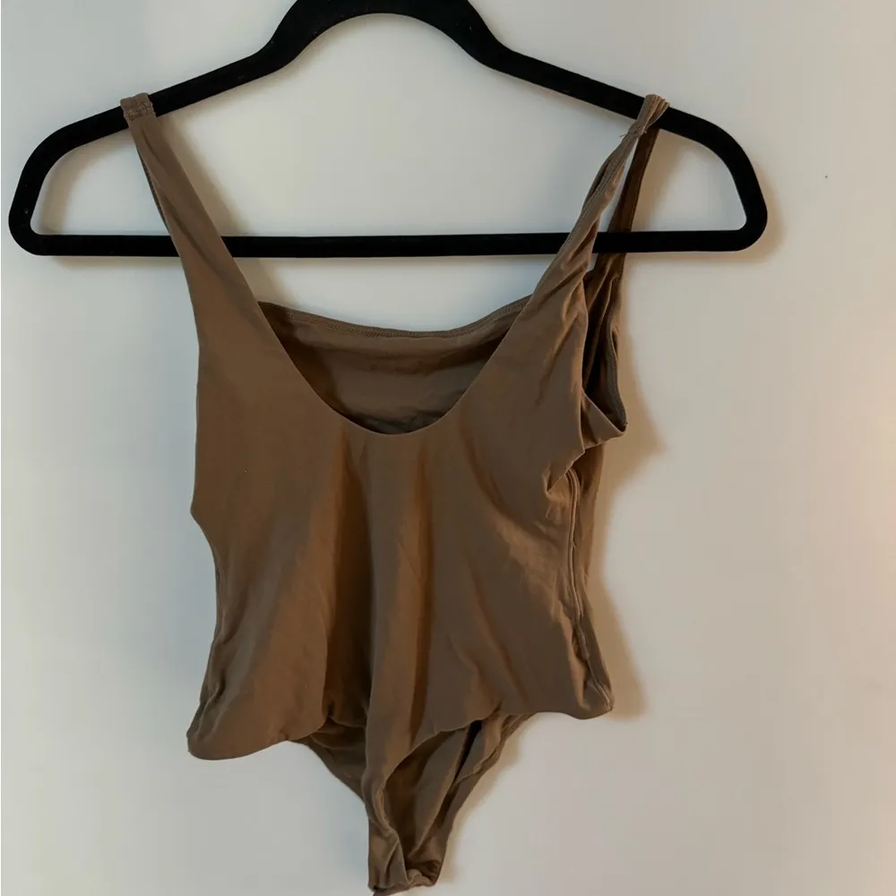 Skims Fits Everybody Square Neck Bodysuit Jasper Size Medium - Image 4