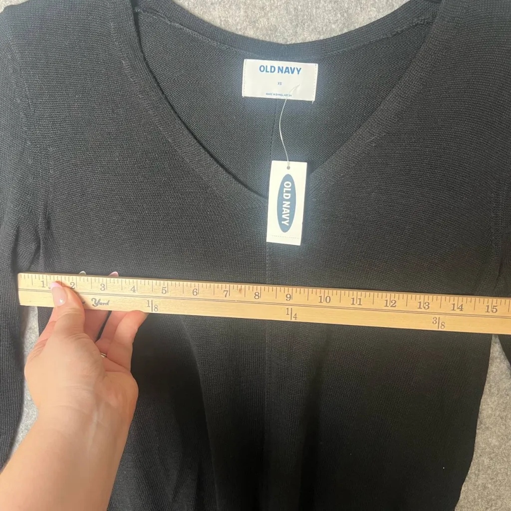 Old Navy Woman Size XS Black Long Sleeve‎ lightweight v neck knit sweater NWT - Image 7