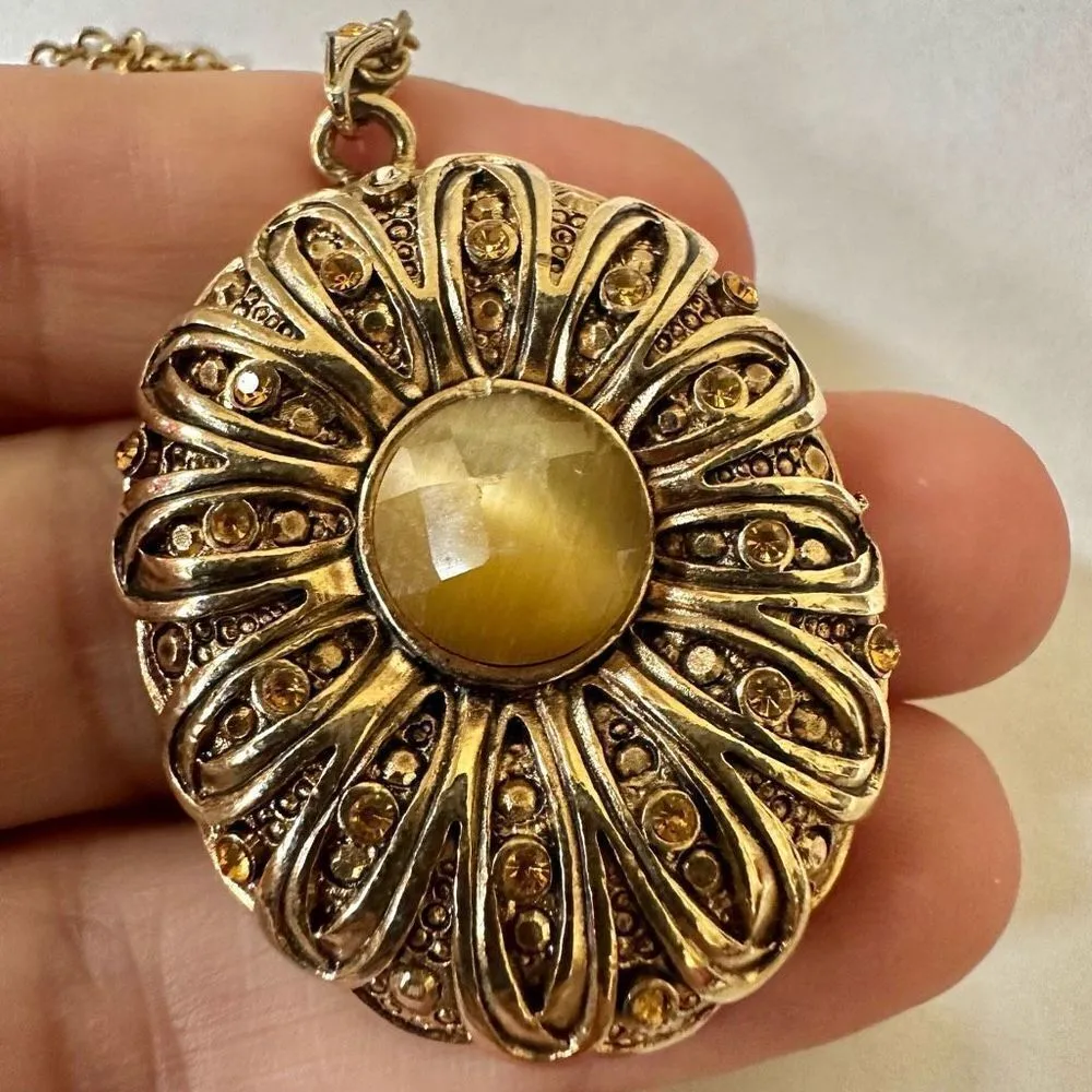 Gold tone oval pendant with yellow center - Image 6