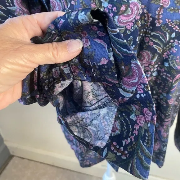 Pendleton  women’s floral print‎ button down blouse, size 8 - Image 7