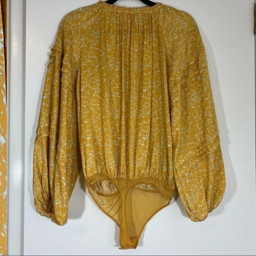Free People All Tucks Printed Long Sleeve Bodysuit Women’s Small Yellow - Image 8