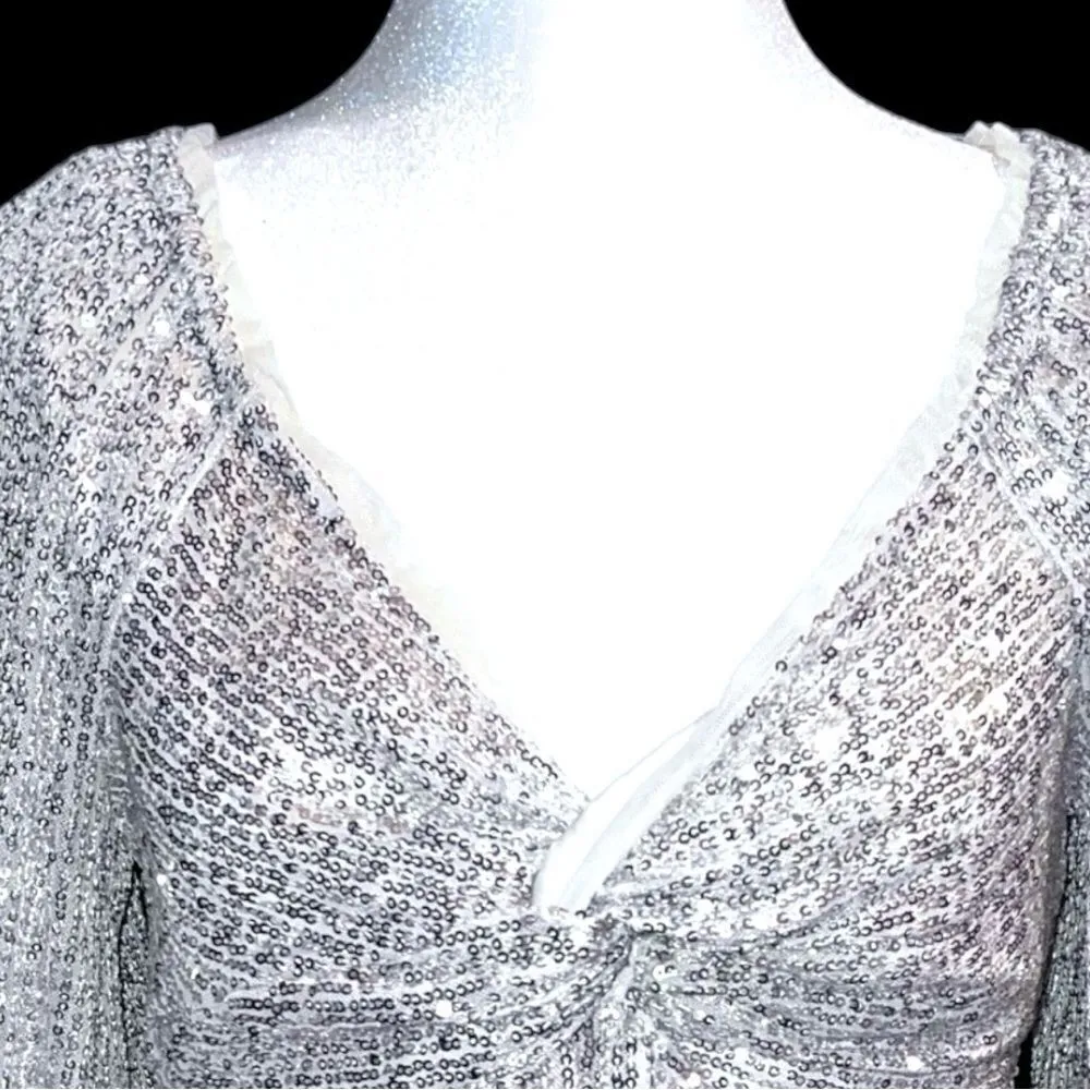 Mi Ami absolutely gorgeous silver sequined top! Silver Size M - Image 2