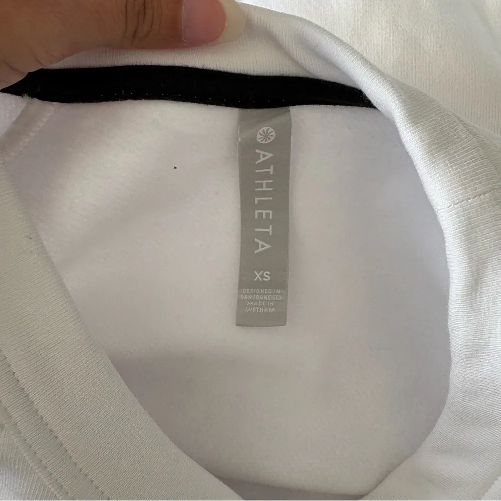 NWT  24/7 Striped Sweatshirt white black size xs - Image 4