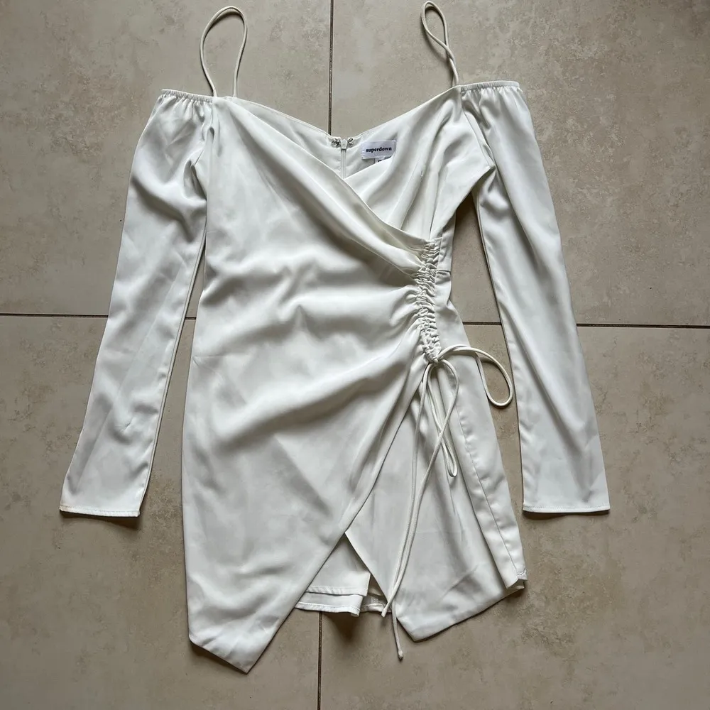 Superdown White Off the Shoulder Wrap Dress Size XS - Image 7
