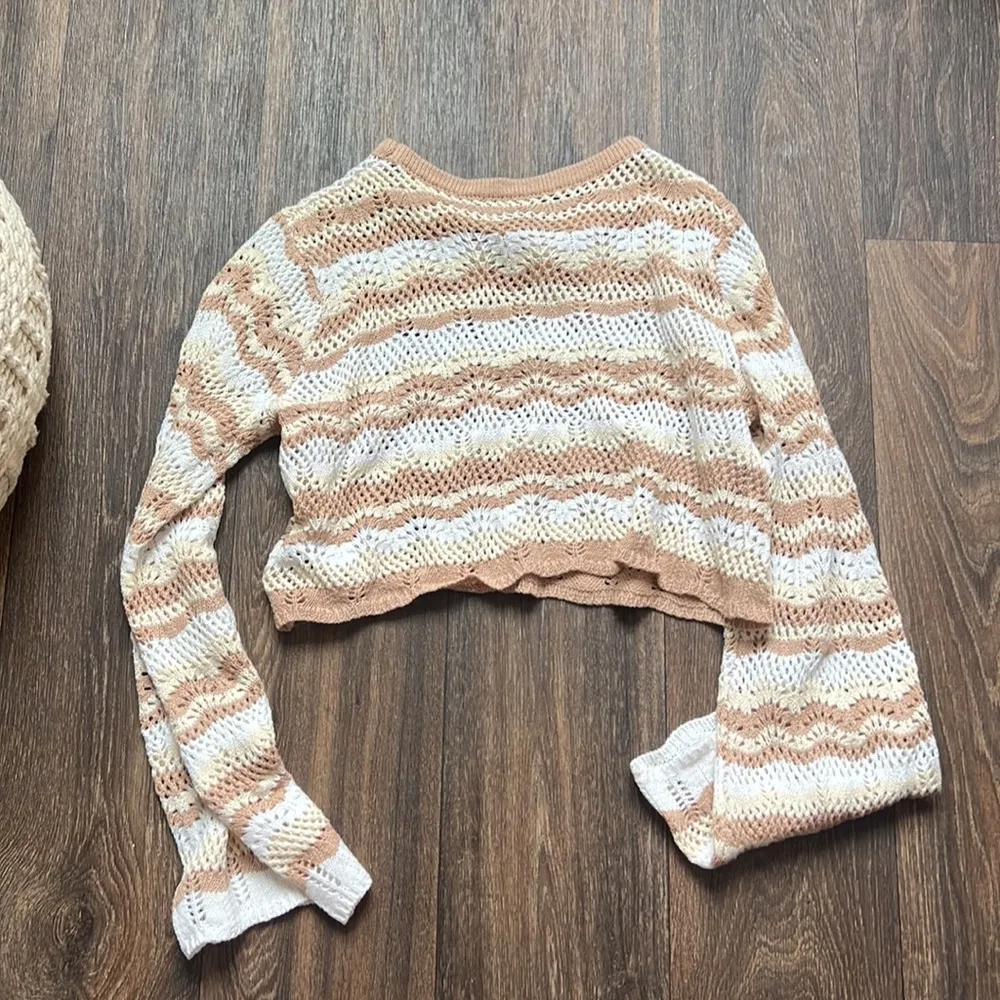 Cupshe Knit Sweater - Image 3