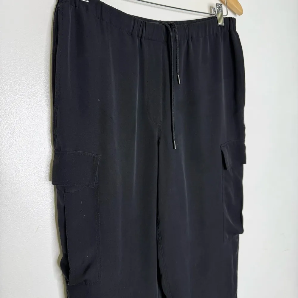 Theory Black Relaxed Fit Cargo Ankle Pants Size Medium | Pull-On Style - Image 5