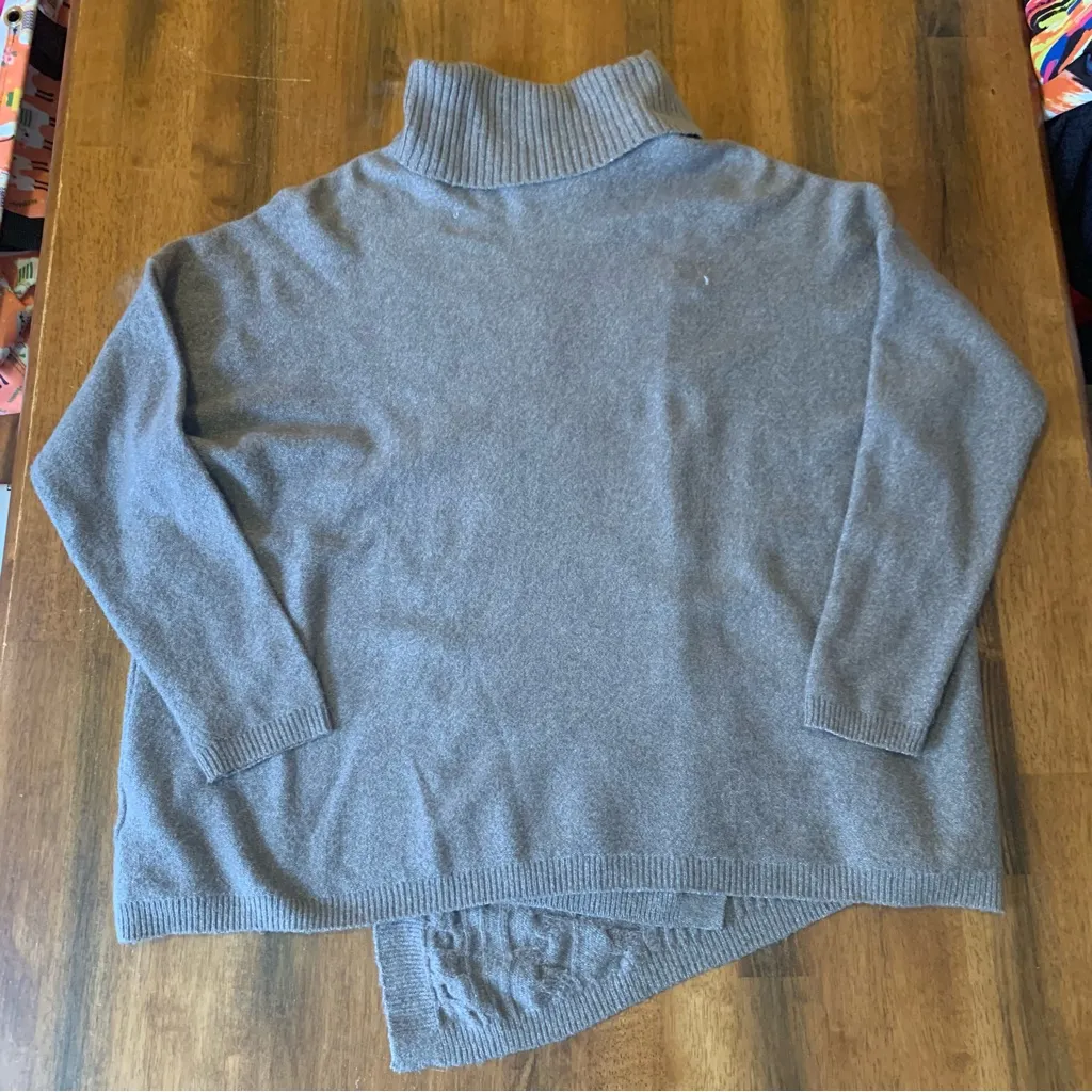 Simply Vera Vera Wang Sweater medium Gray Turtleneck Asymmetrical - Image 6