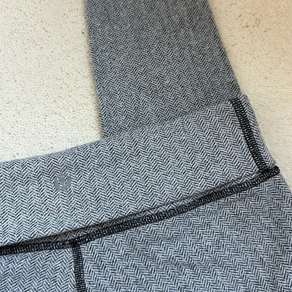 Lululemon Heathered Herringbone Fleece Wunder Under Leggings - Image 6