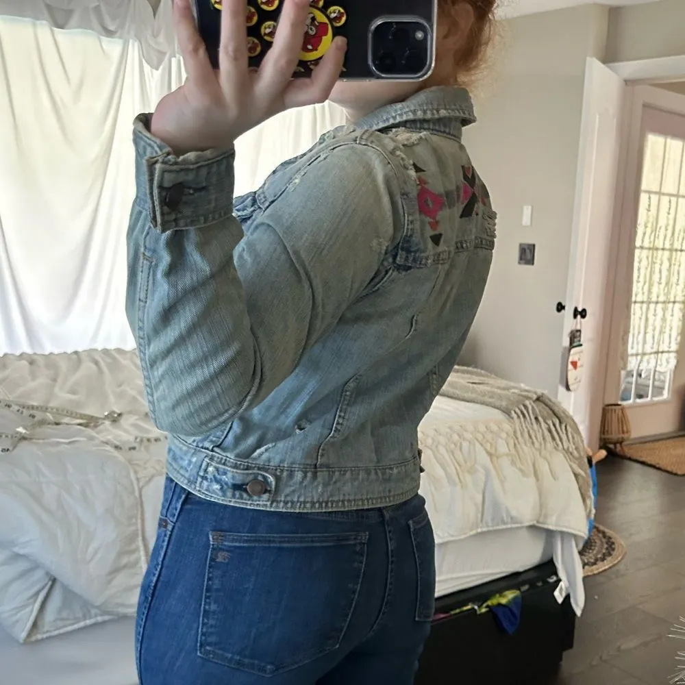 American Eagle Women’s Small Distressed Denim Jacket Aztec Boho Southwestern - Image 7