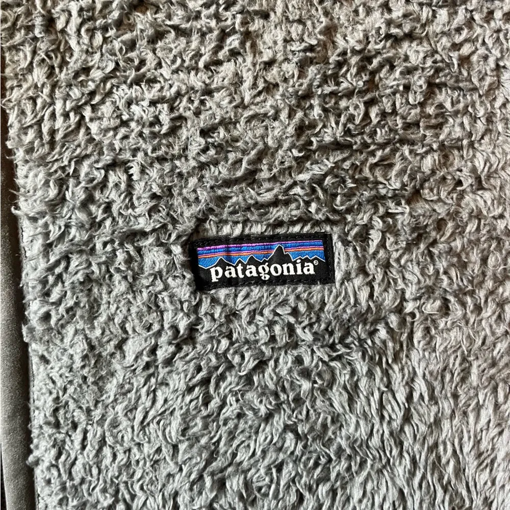 Patagonia Gray Fleece Jacket - Image 2