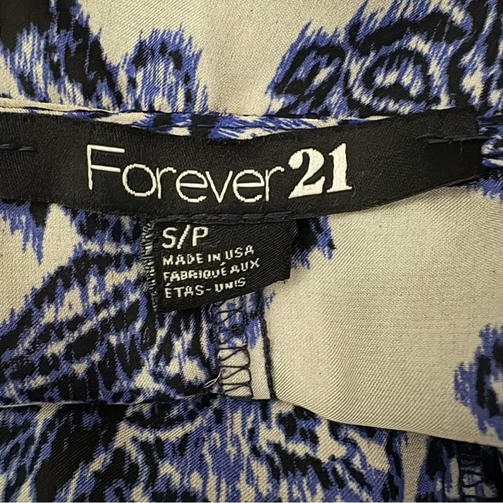Forever 21 Blue and White Patterned Dress - Image 15