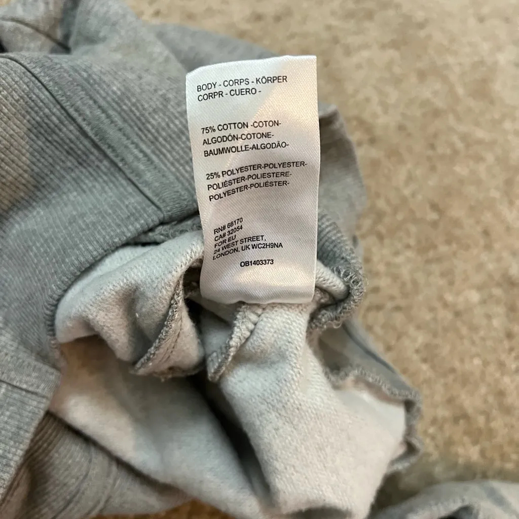 Urban Outfitters Heather Gray Cropped, Ribbed Sweatshirt - Image 5