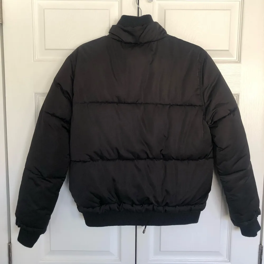 Women’s Black and Gold Topshop Bomber Puffer Jacket Size 6 / M - Image 14