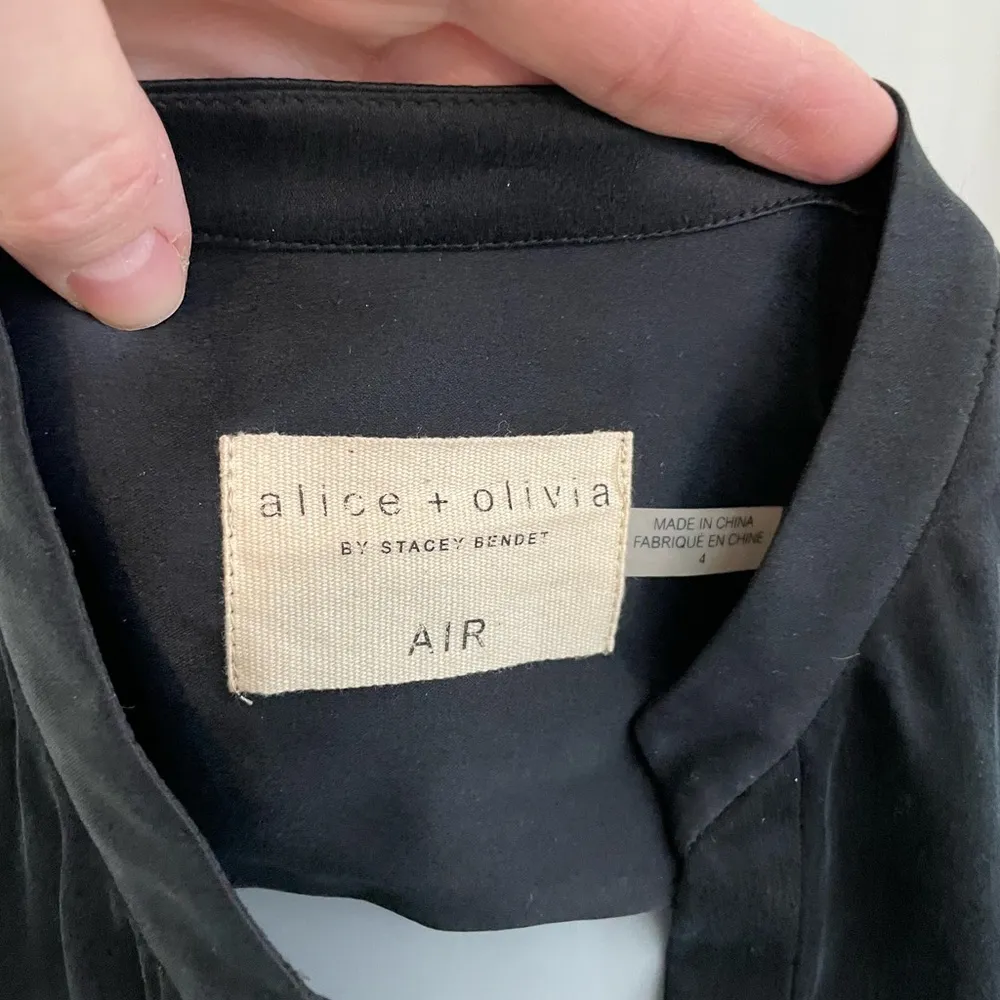 Alice + Olivia‎ AIR black blouse size 4 - Image 3