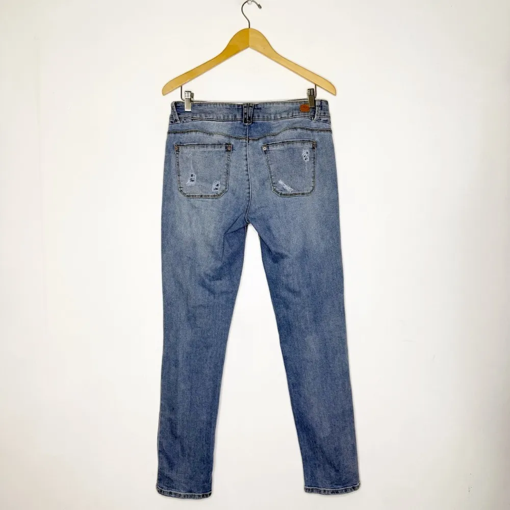 Democracy Girlfriend Embroidered Feather Distressed Women's Blue Jeans Size 6 - Image 2